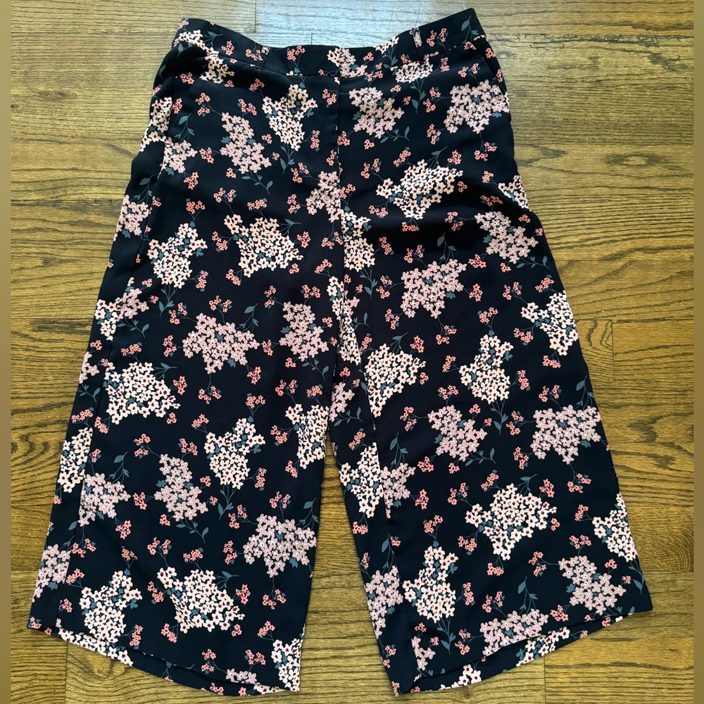 Loft blue floral wide leg cropped pants, size 12